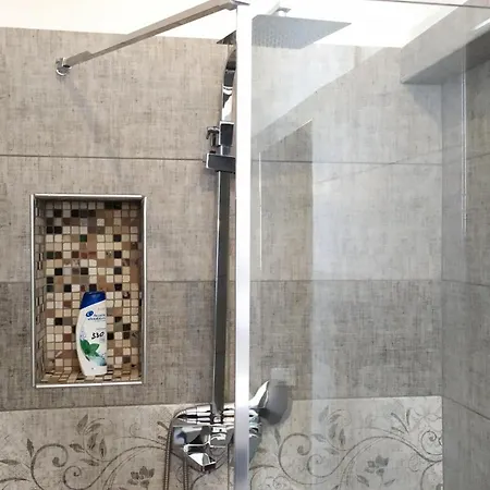 Evoo Liceu * 티라나