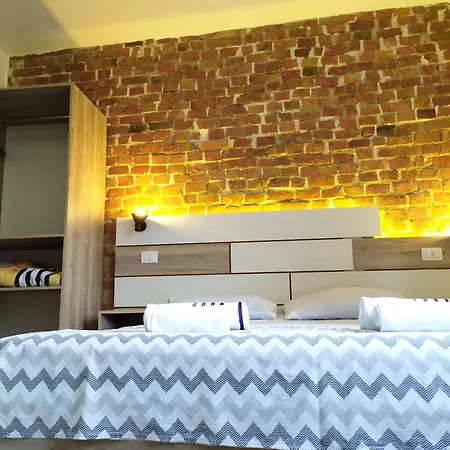 Evoo Liceu * 티라나