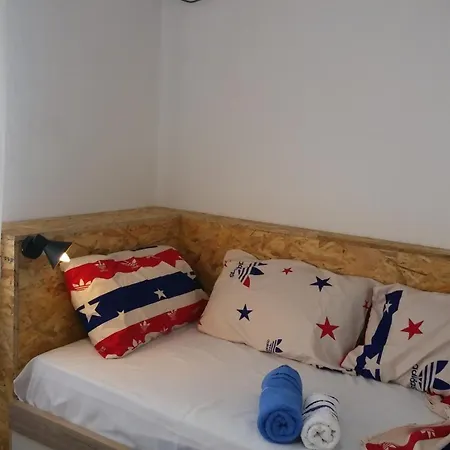 Evoo Liceu * 티라나