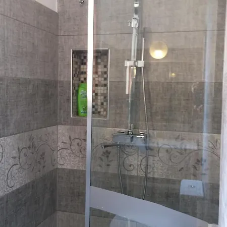 Evoo Liceu 아파트 티라나