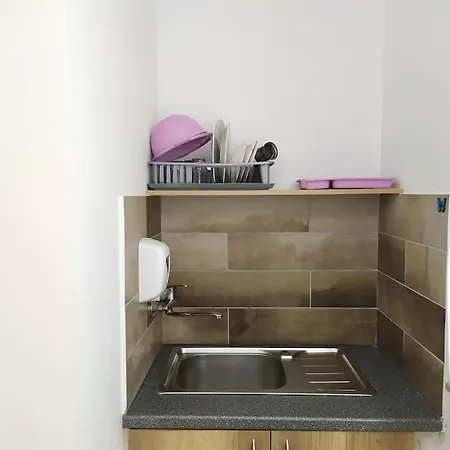 Evoo Liceu * 地拉那