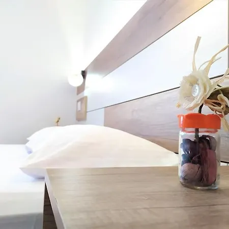 Evoo Liceu 地拉那