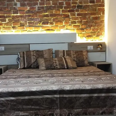 Evoo Liceu 地拉那